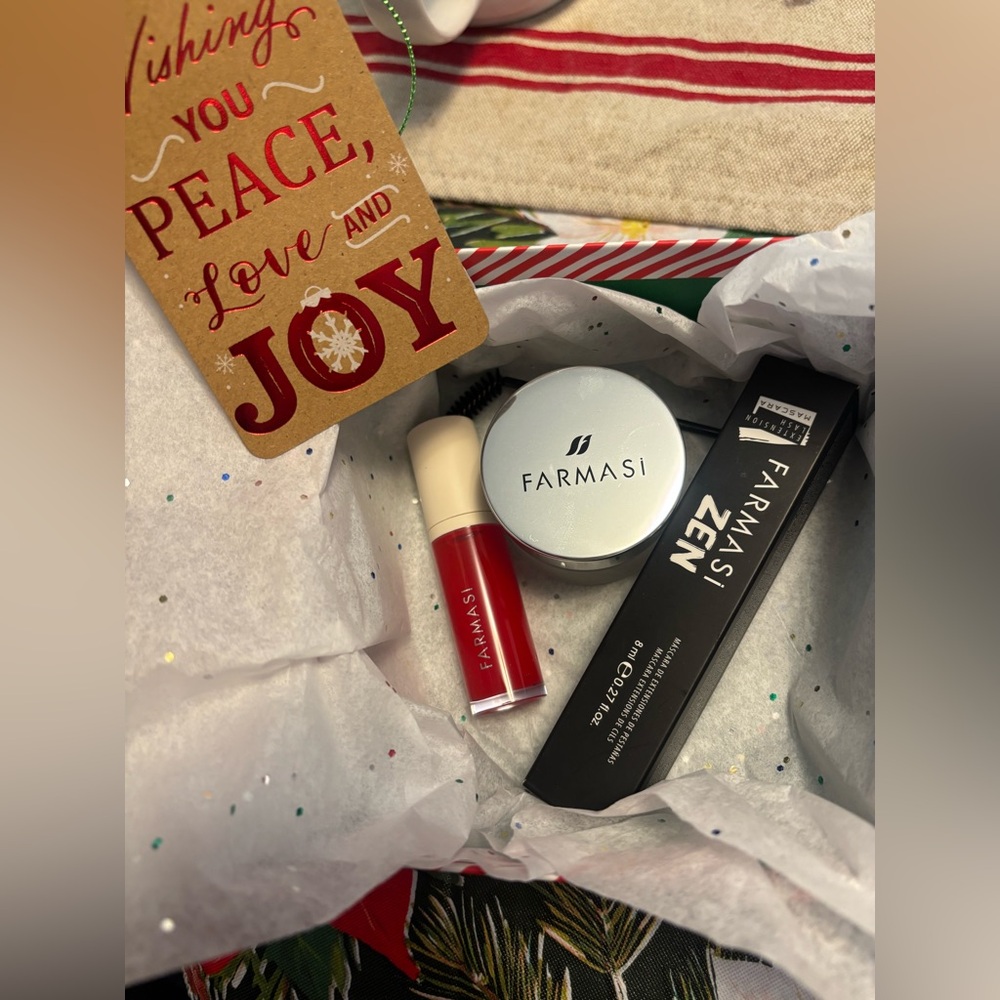 Farmasi Red Lipstick and Zen Mascara Gift Set